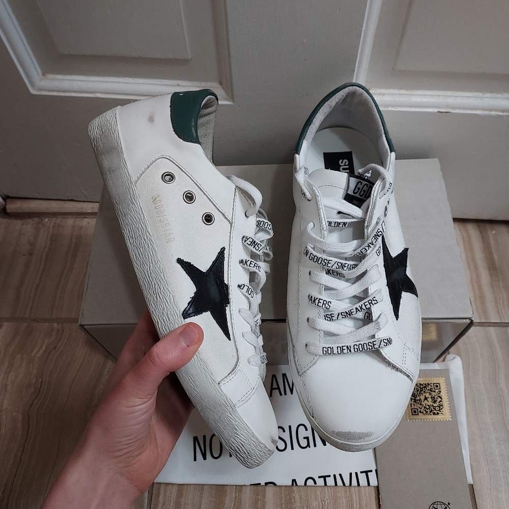 Golden Goose Superstar Low Top Men's Sneaker - Picture 1 of 11